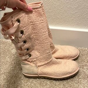UGG Women's Textured Pink Winter Boots